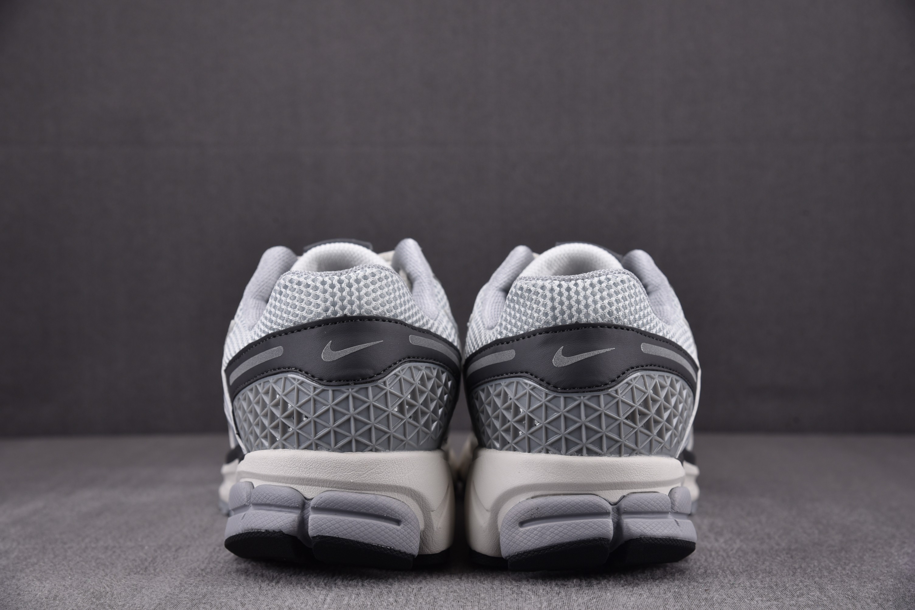 Nike Zoom Vomero 5 Pure Platinum
