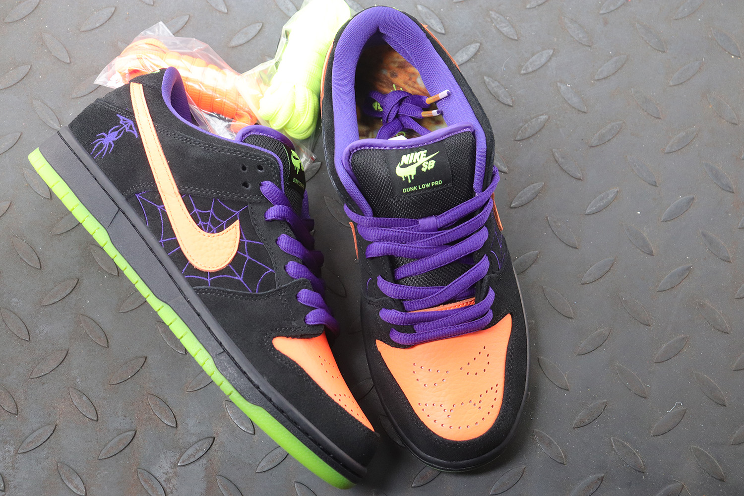 Nike SB Dunk Low Night of Mischief Halloween (Regular Box)