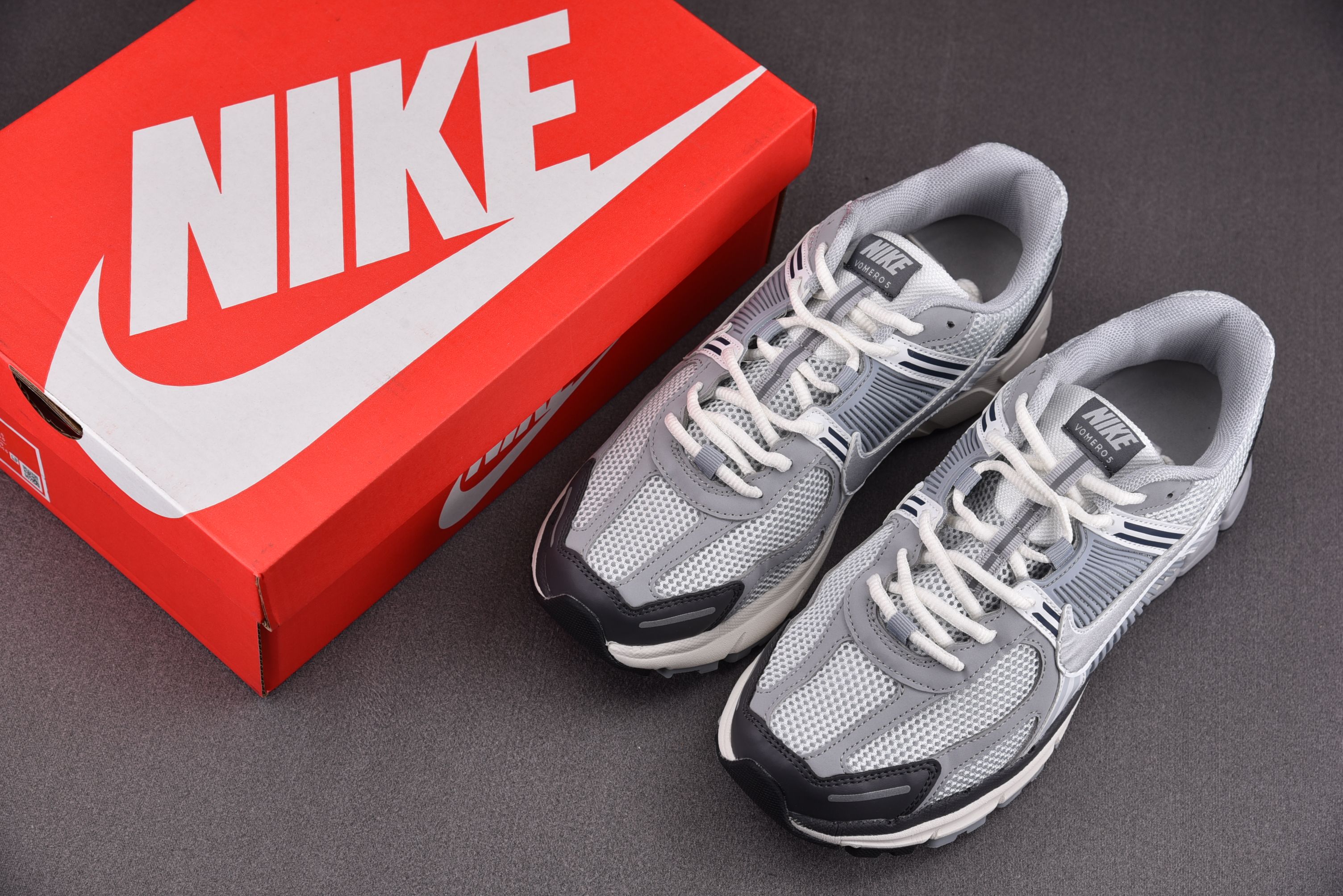 Nike Zoom Vomero 5 Pure Platinum