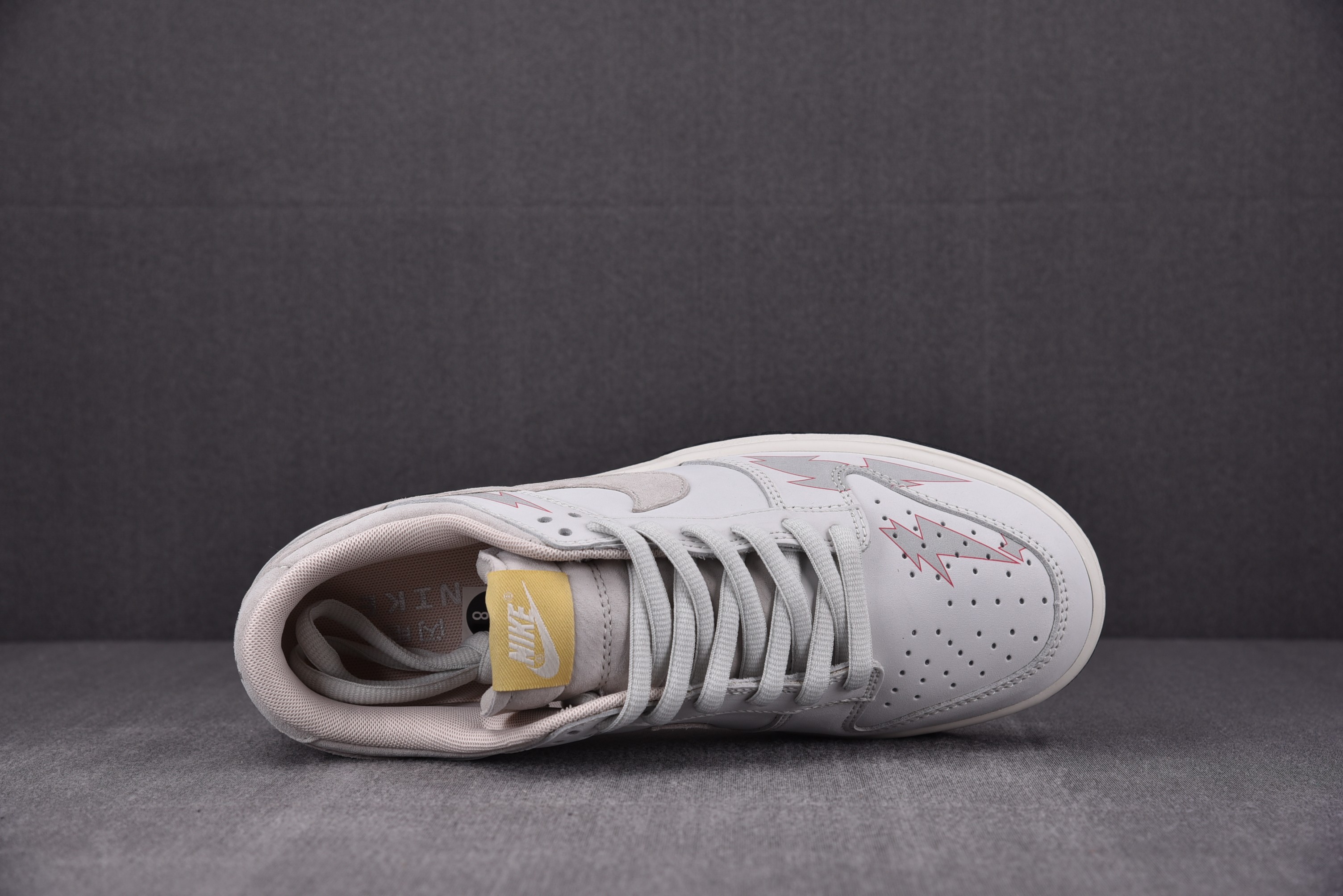 Nike SB Dunk Low Flash Tatoo Cream Grey Black