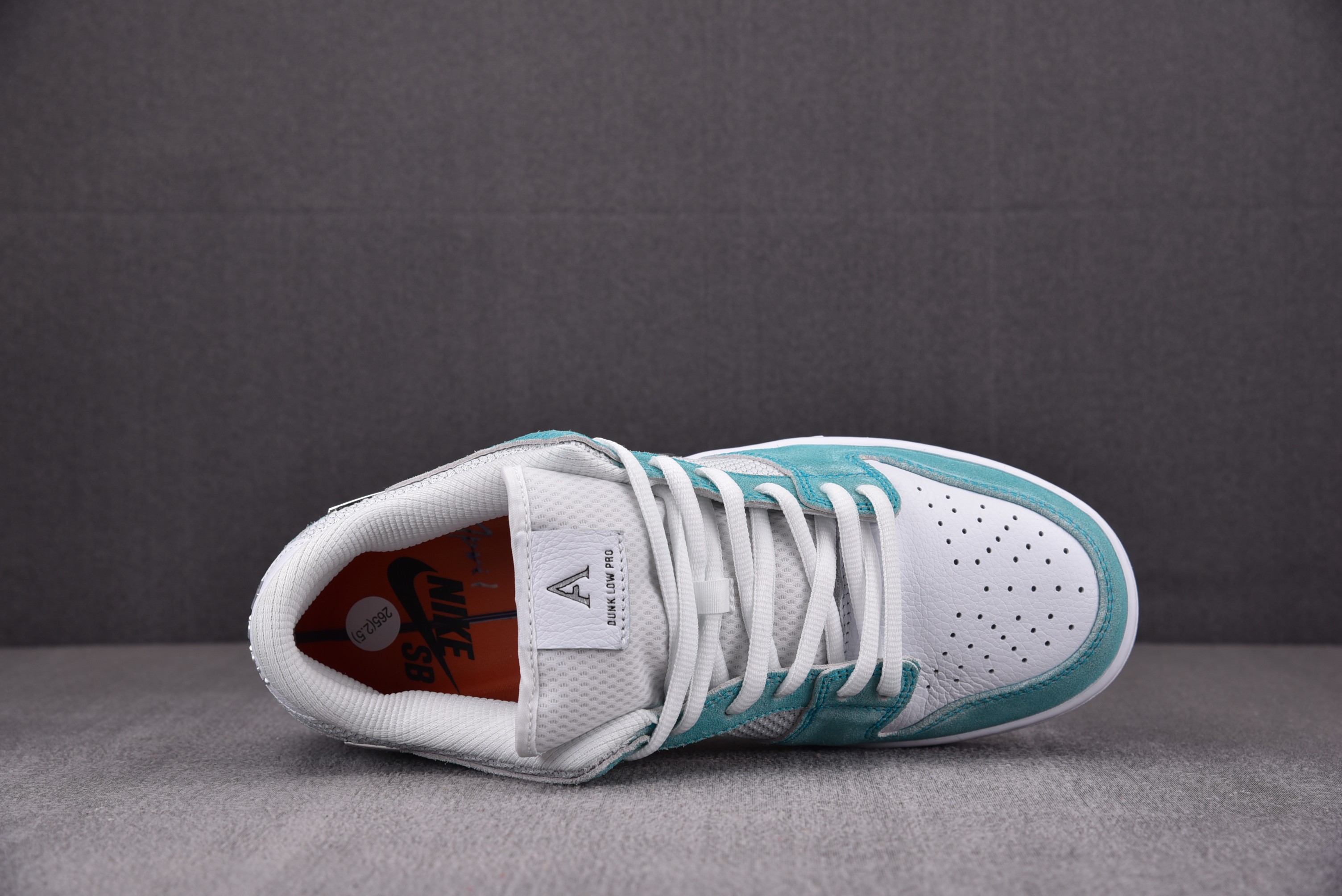 Nike SB Dunk Low APRIL SKKATEBOARDS