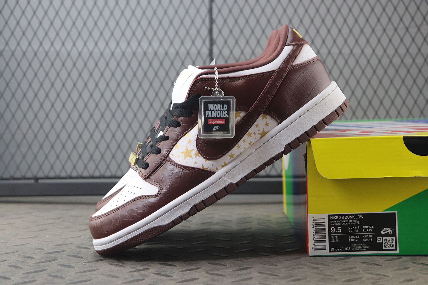 Supreme Nike SB Dunk Low White Barkroot Brown