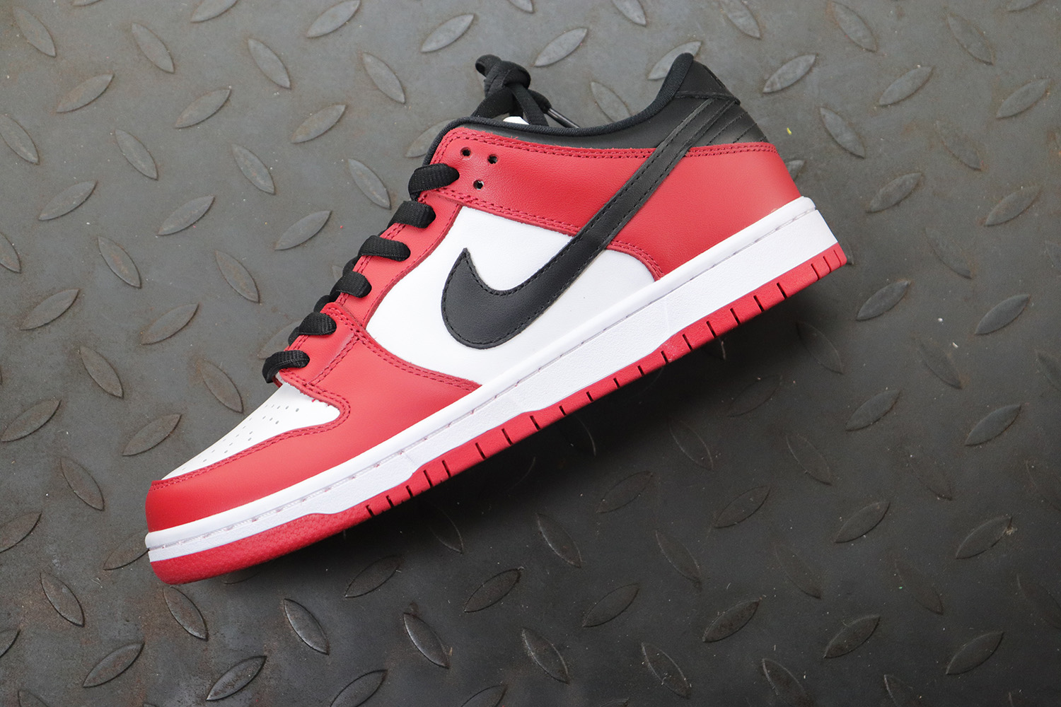 Nike Dunk SB Low “Chicago”