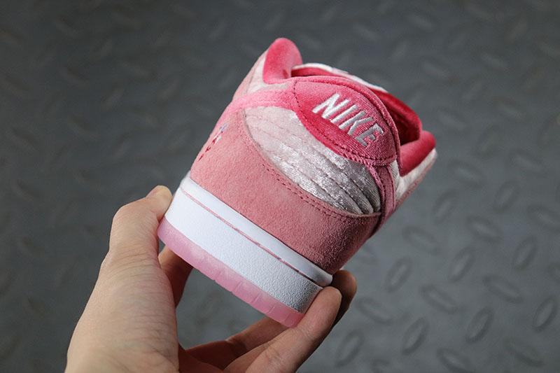 【Clearance】 SB Dunk Low x StrangeLove (Special Box)
