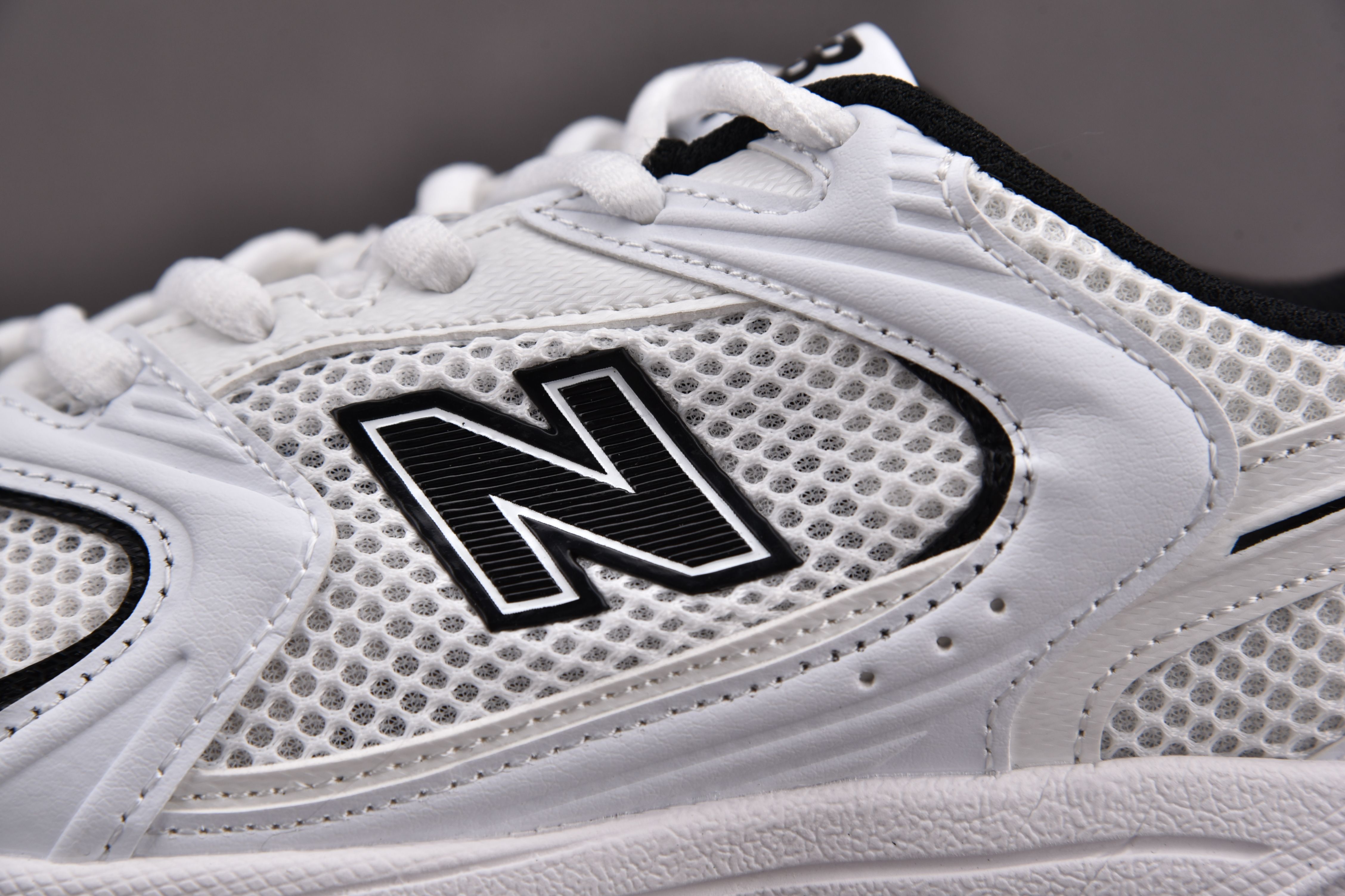 New Balance 530 White Black Details