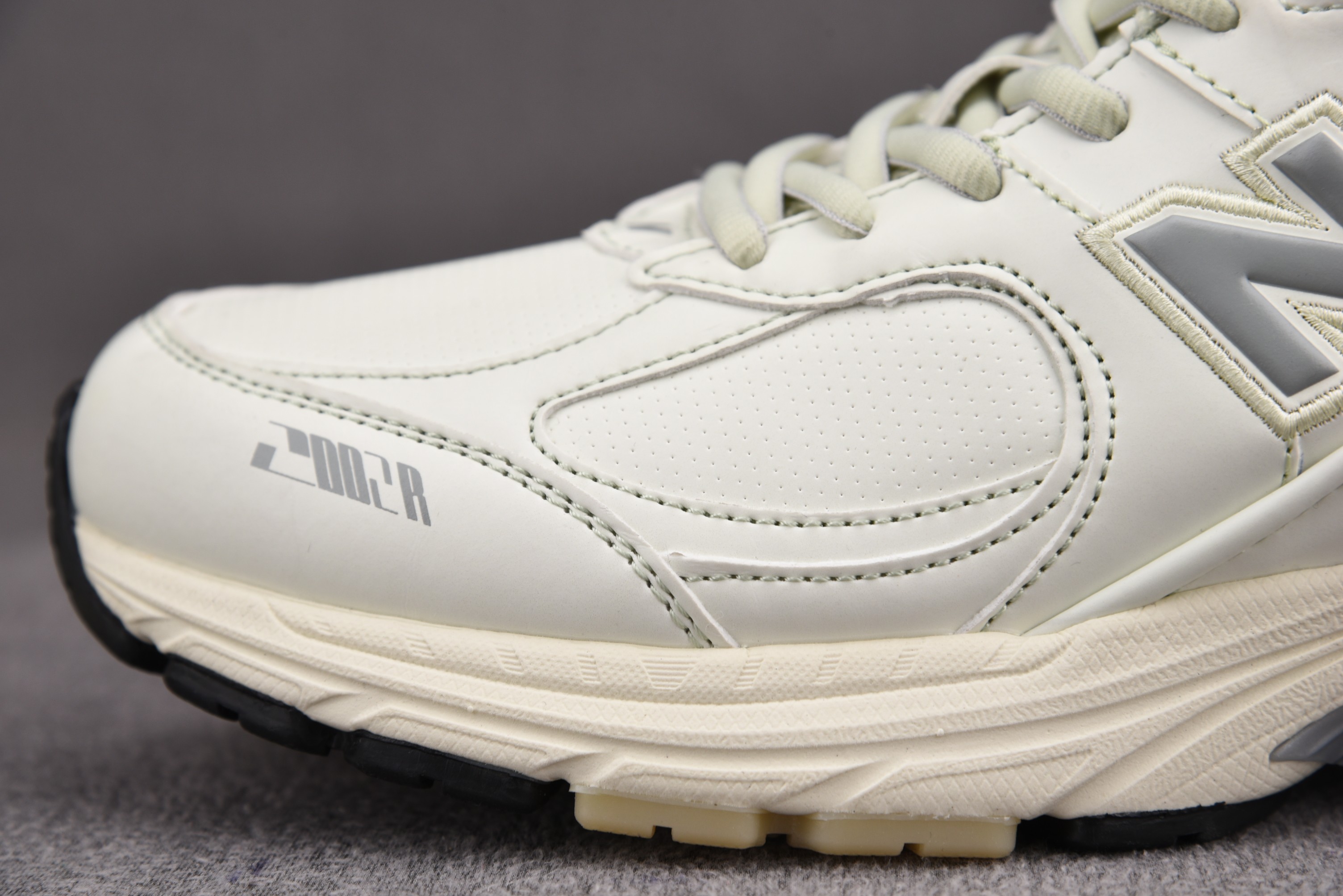 New Balance 2002R Glow