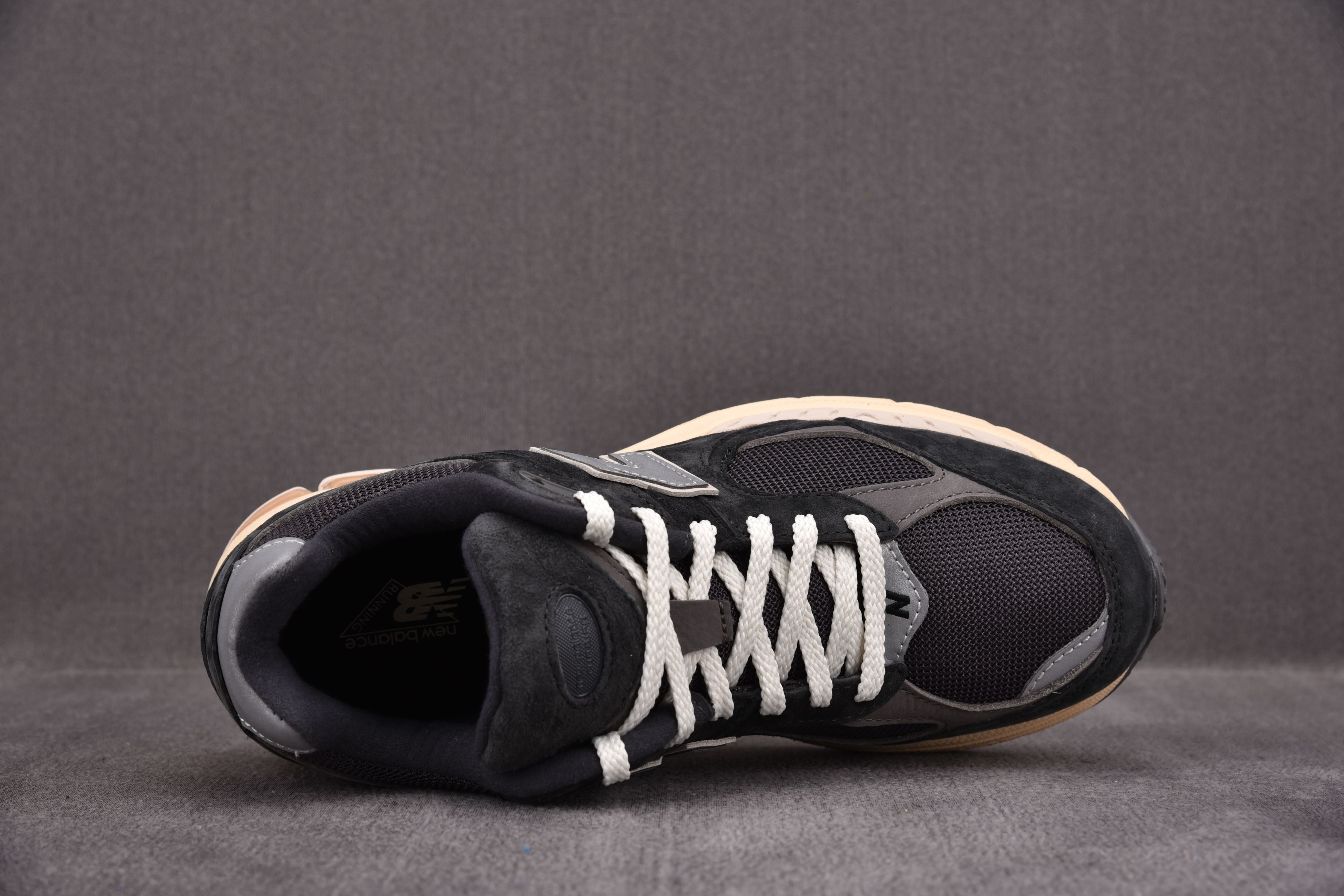 New Balance 2002R Black Dark Grey