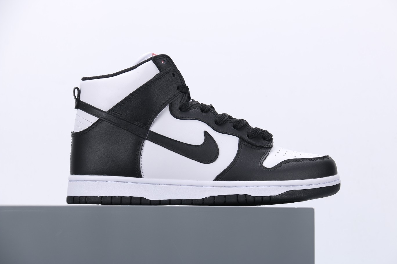 Nike Dunk High Panda (2021)