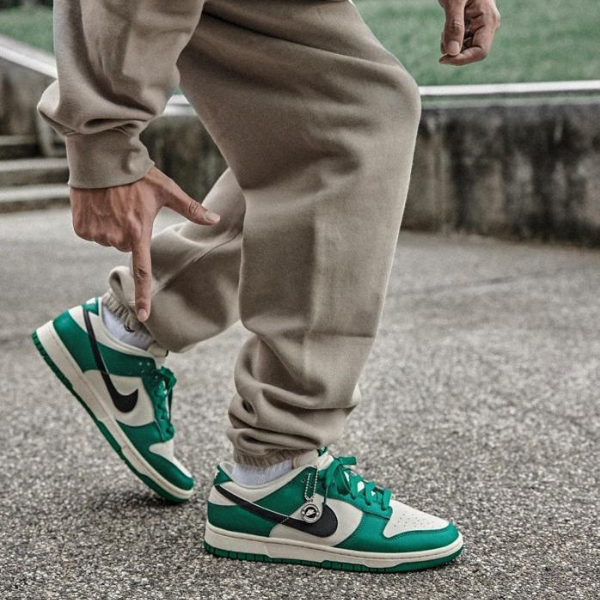 Nike Dunk Low SE Lottery Pack Malachite Green