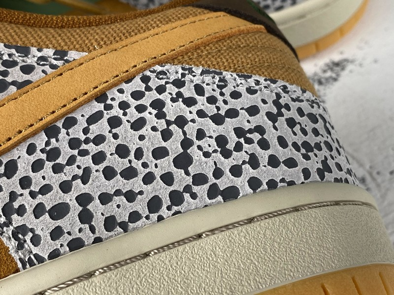 Nike SB Dunk Low Safari