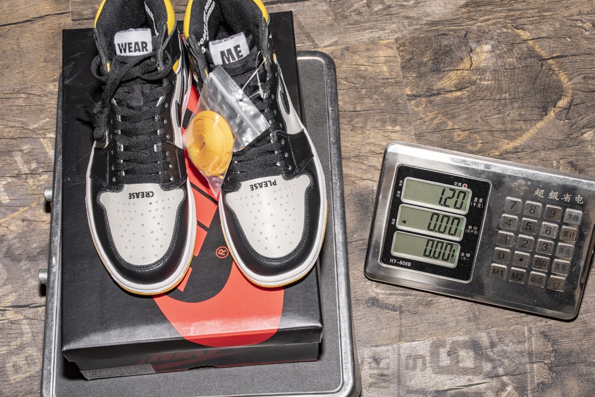 【Clearance】Jordan 1 Retro High Not for Resale Varsity Maize（US8.5）