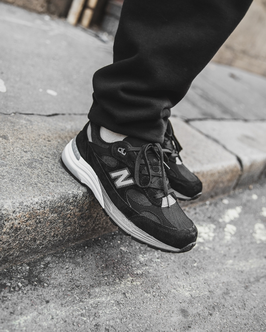 New Balance 992 Black Grey