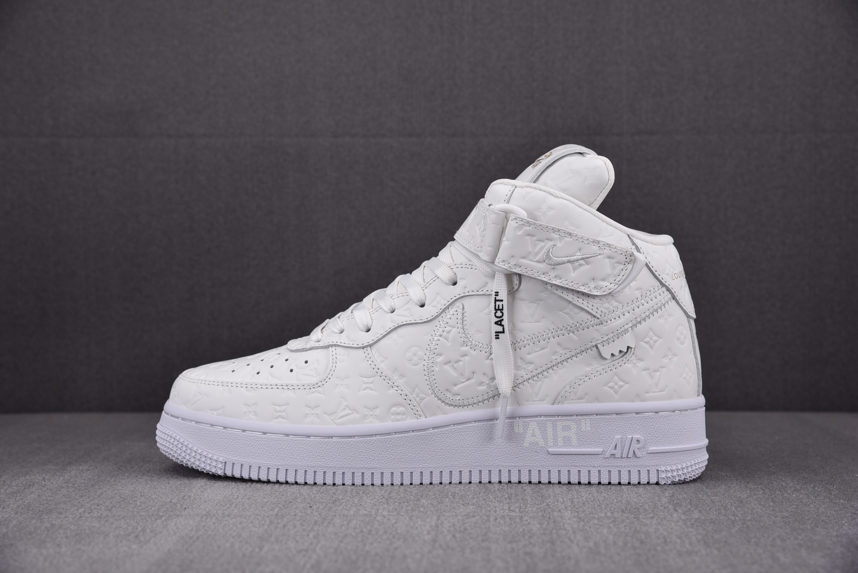 Nike Air Force 1 High Louis Vuitton Off-White Monogram Triple White (Be careful about the size!!)