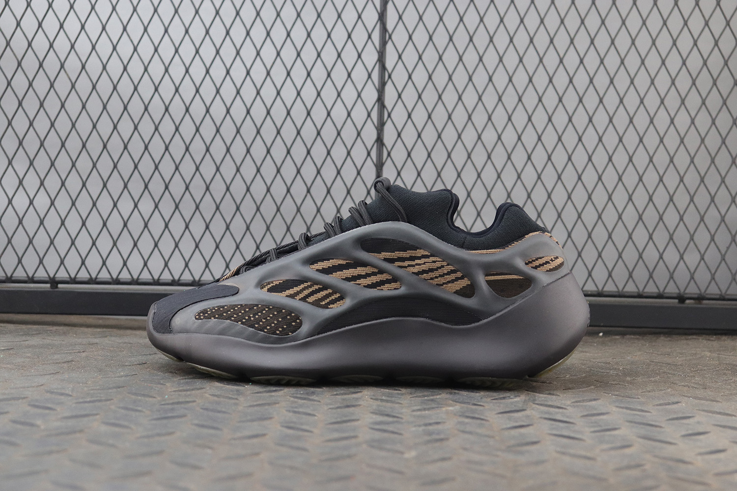 【Clearance】 Adidas Yeezy 700 V3 Clay Brown（US9.5）