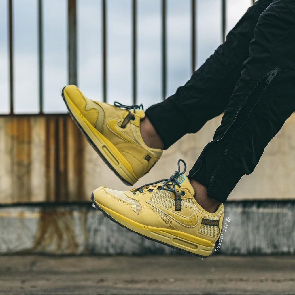 Nike Air Max 1 Travis Scott Cactus Jack Saturn Gold
