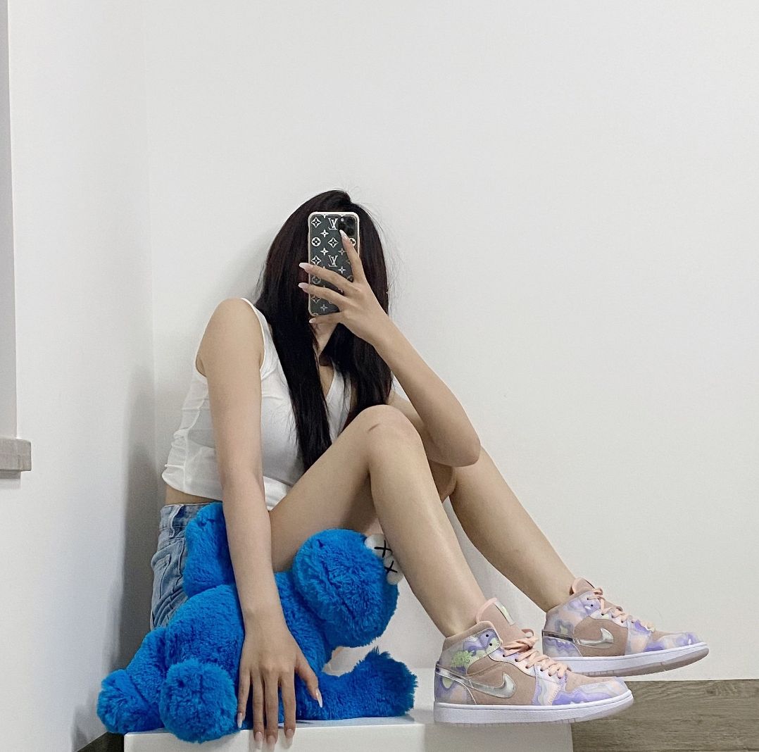 Jordan 1 Mid SE P(HER)SPECTIVE (Women Size!!)