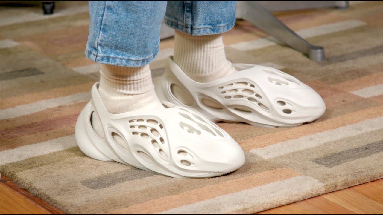 adidas Yeezy Foam RNNR Ararat (One Size Smaller!!)