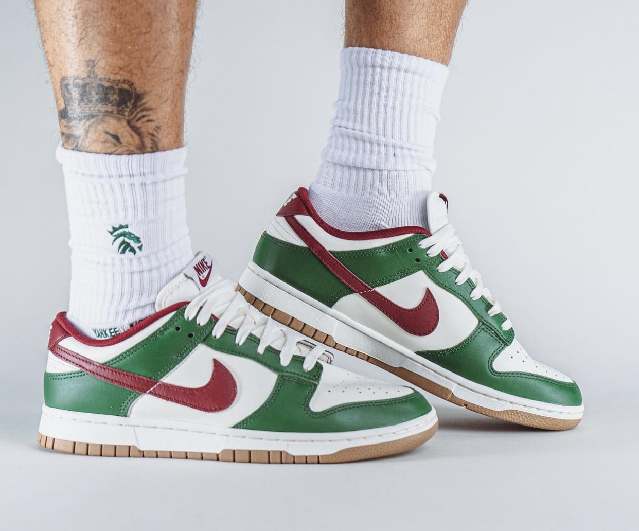 Nike Dunk Low Gorge Green Team Red