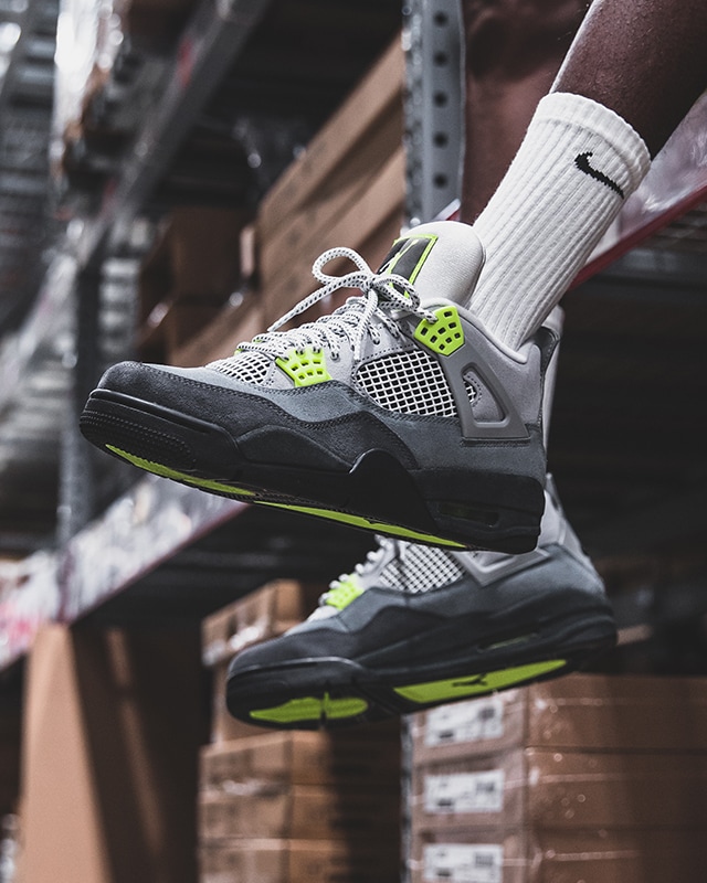 Jordan 4 Retro SE 95 Neon
